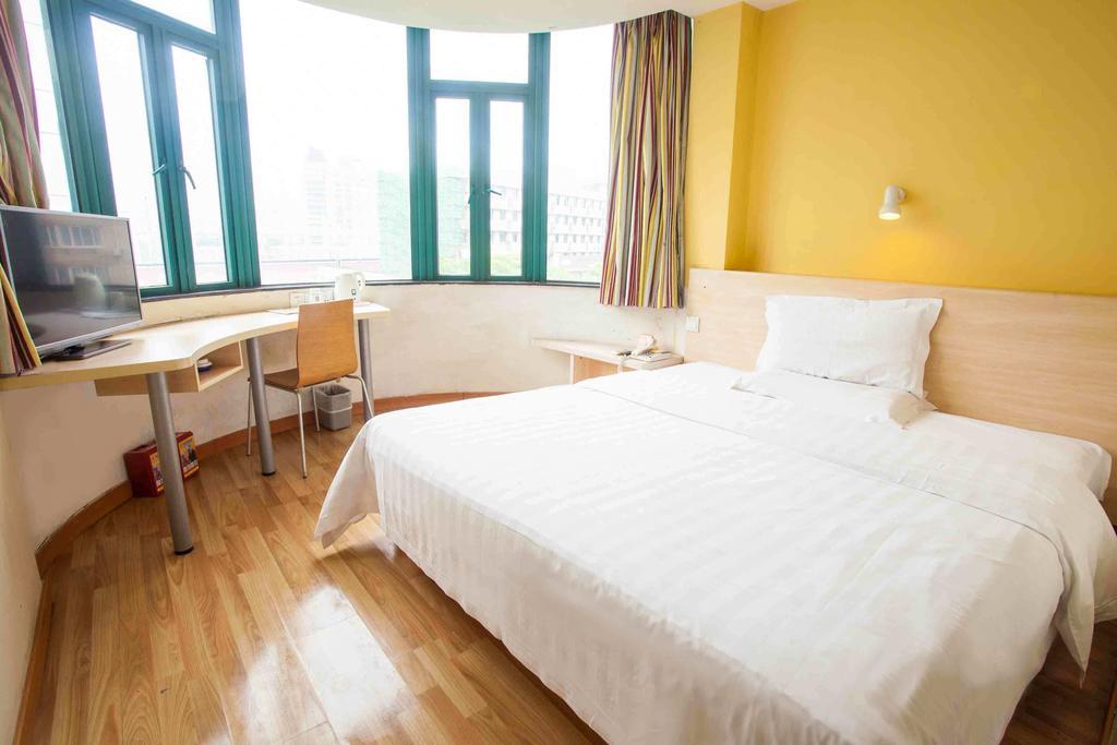 7Days Inn Guangzhou Tianhe Tangxia Junjing Huayuan الغرفة الصورة